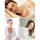 Mulher dormindo enquanto usa os Adesivos SkinRenew™, aproveitando o tratamento noturno para rugas.