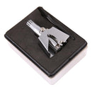 Aparador de pelos em seu estojo mais escova de limpesa.