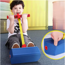 Brinque Pula pula servindo para o exercício muscular da crança em desenvolvimento.