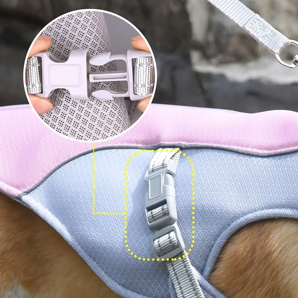 Sistema de fecho seguro e ajustável da Coleira Cold Dog para maior proteção e conforto.