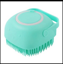 Escova ergonômica para banho de cães e gatos, conforto e bem-estar.