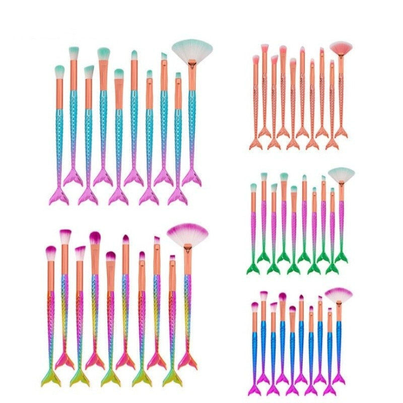 Kit 10 Pincéis de Maquiagem Sereia compacta e portátil, ideal para levar na bolsa.