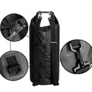 Mochila Flutuante Impermeável flutua na água, garantindo que os itens internos permaneçam secos.