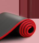 Tapete de Yoga Extraforte com 10mm de espessura, garantindo amortecimento para maior conforto.